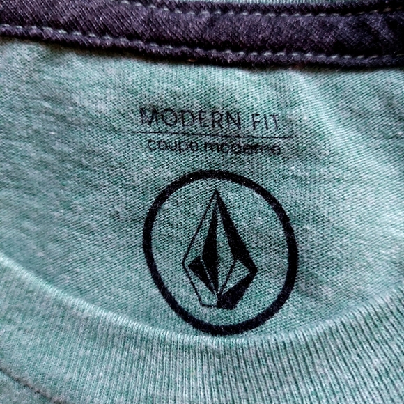 Volcom Modern Fit T-shirt size L - Picture 3 of 5